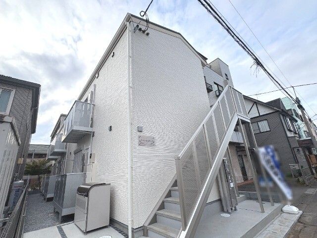 ��ʌ��������܎s�����擌��{�Q���ڂ̃A�p�[�g�̌����O��