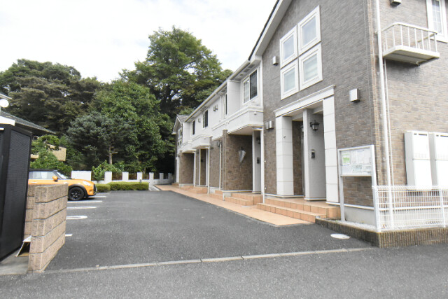 ��ʌ��@�c�s�������̃A�p�[�g�̃G���g�����X