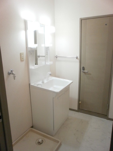 ��ʌ��k�����S�ɓޒ��h�T���ڂ̃A�p�[�g�̐��ʏ�