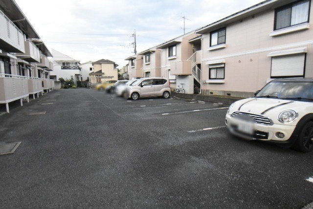 ��ʌ��k�����S�ɓޒ��h�T���ڂ̃A�p�[�g�̒��ԏ�