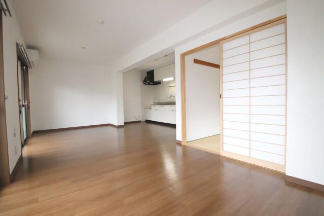 ��ʌ��������܎s����O���U���ڂ̃}���V�����̋��ԁE���r���O