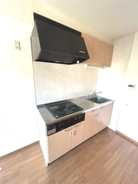 ��ʌ��������܎s��΋摾�c�Q���ڂ̃A�p�[�g�̃L�b�`��