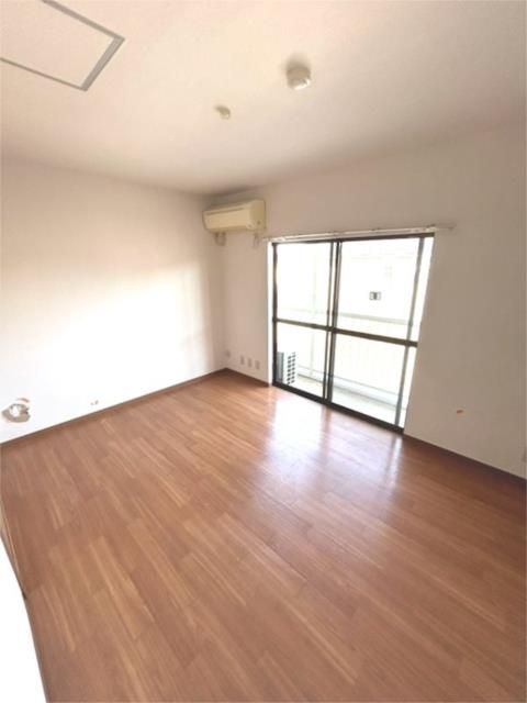 ��ʌ��������܎s��΋摾�c�Q���ڂ̃A�p�[�g�̂��̑������E�X�y�[�X