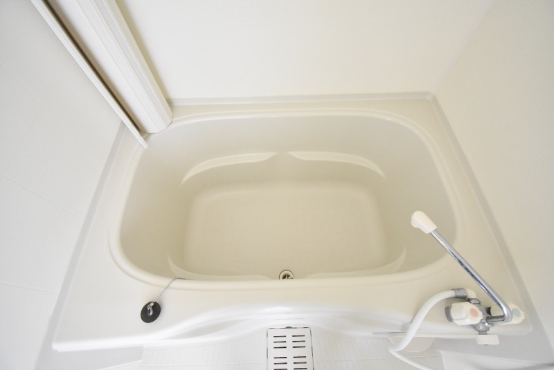 ��ʌ��������܎s��{����ؒ��R���ڂ̃A�p�[�g�̃o�X