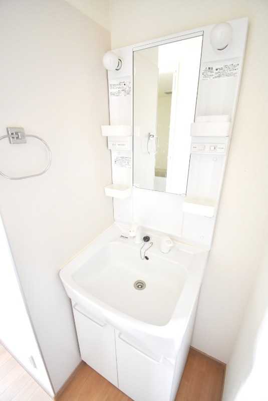 ��ʌ��������܎s��{����ؒ��R���ڂ̃A�p�[�g�̐��ʏ�