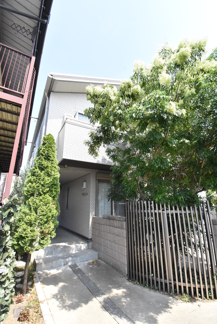 ��ʌ��������܎s��{����ؒ��R���ڂ̃A�p�[�g�̃G���g�����X