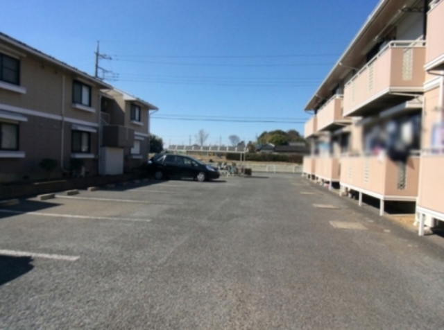 ��ʌ��k�����S�ɓޒ��h�T���ڂ̃A�p�[�g�̒��ԏ�