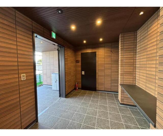 ��ʌ��������܎s��摾�c�E�Q���ڂ̃A�p�[�g�̃G���g�����X