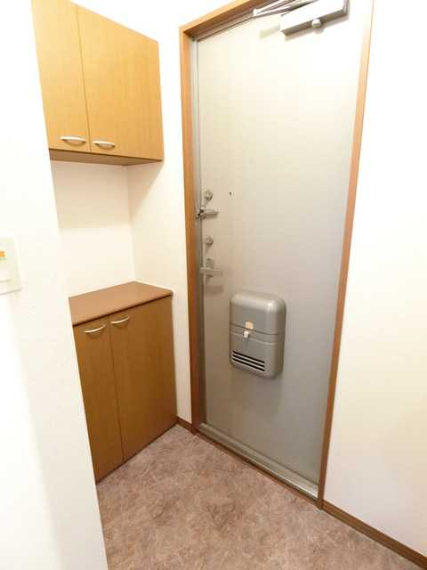 ��ʌ��k�����S�ɓޒ������R���ڂ̃A�p�[�g�̃g�C��