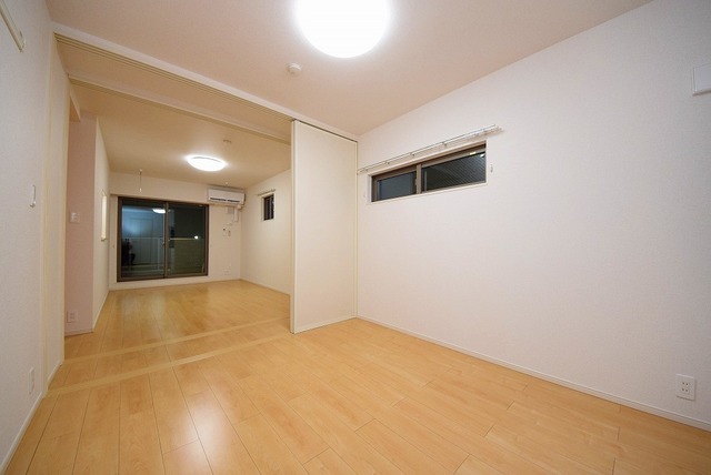 ��ʌ�����s�厚�����q�V�c�̃A�p�[�g�̂��̑������E�X�y�[�X