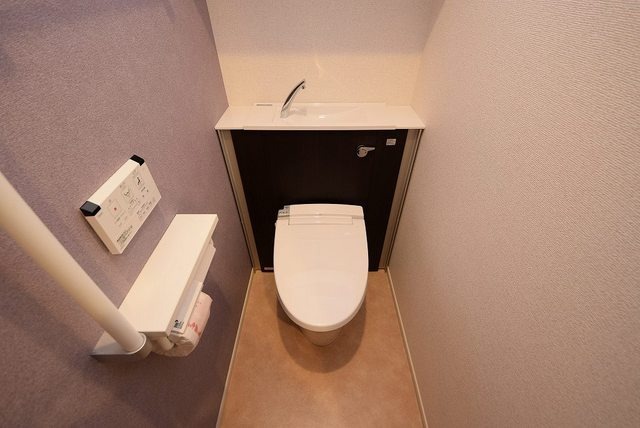 ��ʌ�����s�厚�����q�V�c�̃A�p�[�g�̃g�C��