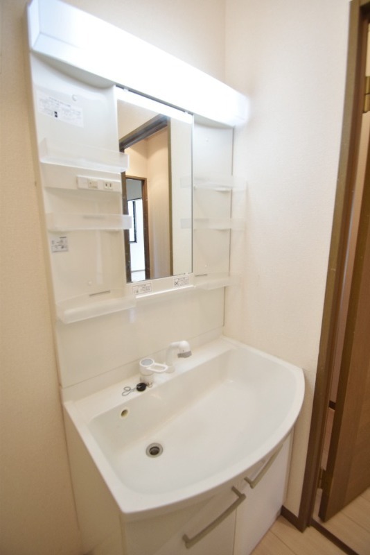 ��ʌ��������܎s��{��k�ܒ��Q���ڂ̃A�p�[�g�̐��ʏ�