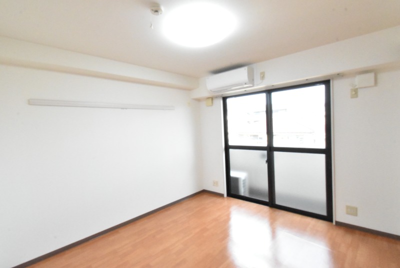 ��ʌ�����s������S���ڂ̃}���V�����̋��ԁE���r���O