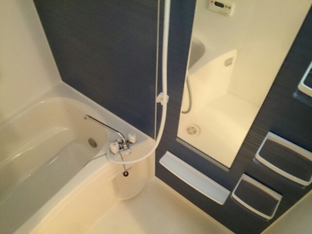 ��ʌ�����s�厚���s�g���̃A�p�[�g�̃o�X