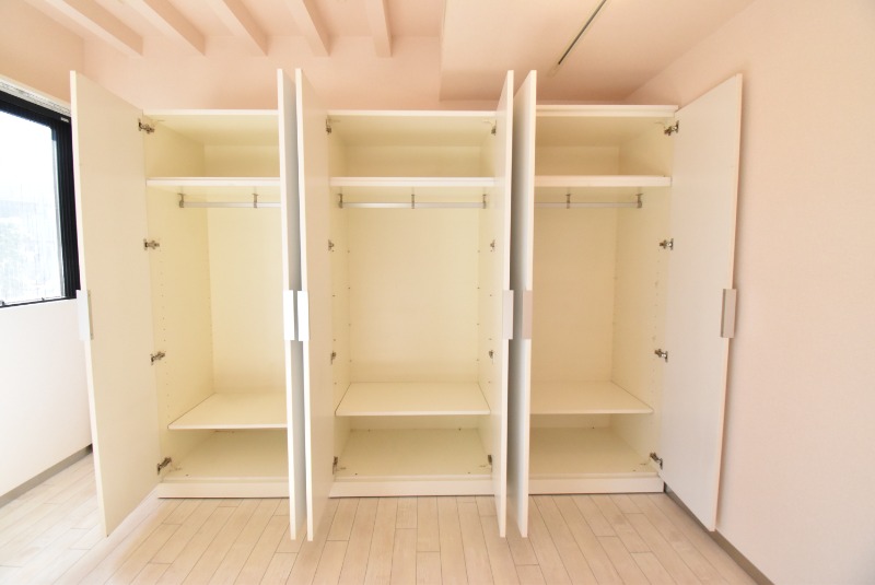 ��ʌ�����s�����Q���ڂ̃e���X�n�E�X�̎��[