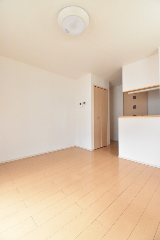 ��ʌ�����s�厚���s�̍��݂̃A�p�[�g�̋��ԁE���r���O