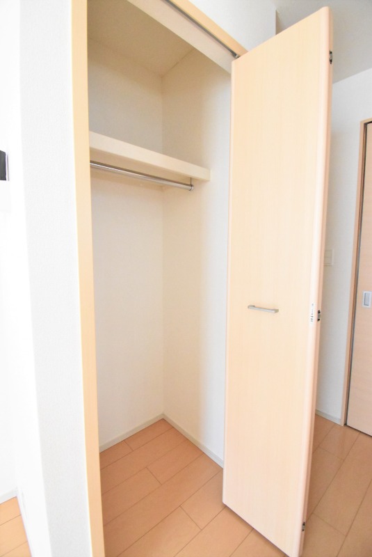 ��ʌ�����s�厚���s�̍��݂̃A�p�[�g�̎��[