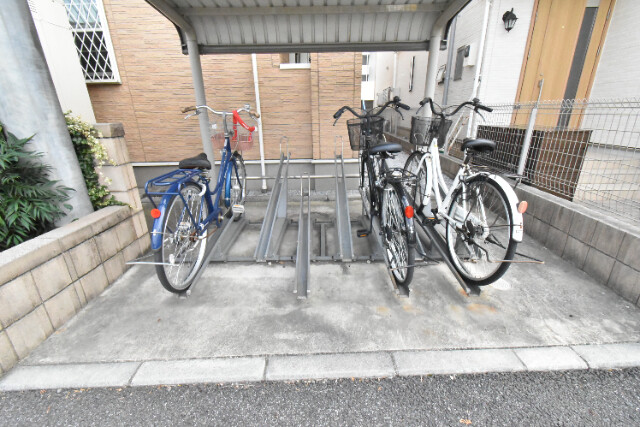 ��ʌ�����s�厚���s�̍��݂̃A�p�[�g�̂��̑�