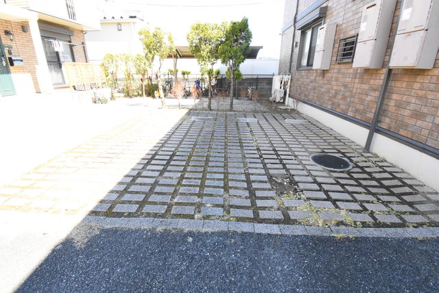 ��ʌ��������܎s������~����Q���ڂ̃A�p�[�g�̒��ԏ�