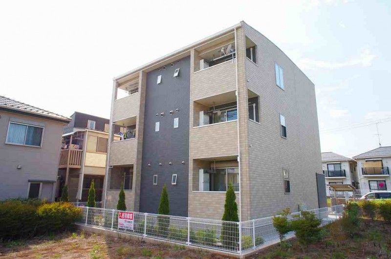 ��ʌ��������܎s�΋�厚���̃A�p�[�g�̌����O��