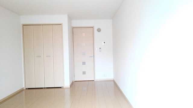 ��ʌ������s�V�����S���ڂ̃A�p�[�g�̋��ԁE���r���O