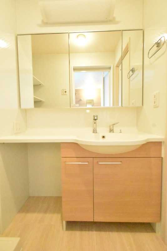 ��ʌ��z�J�s���C�N�^�E���Q���ڂ̃A�p�[�g�̐��ʏ�