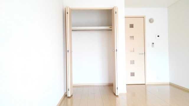 ��ʌ������s�V�����S���ڂ̃A�p�[�g�̎��[