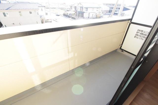 ��ʌ������s�ٓV�Q���ڂ̃}���V�����̃o���R�j�[