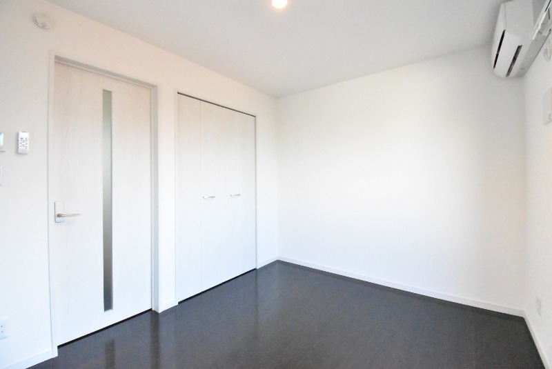 ��ʌ�����s�≺���Q���ڂ̃A�p�[�g�̂��̑������E�X�y�[�X