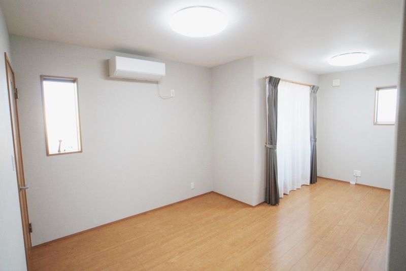 ��ʌ�����s�厚���s�����̃e���X�n�E�X�̋��ԁE���r���O