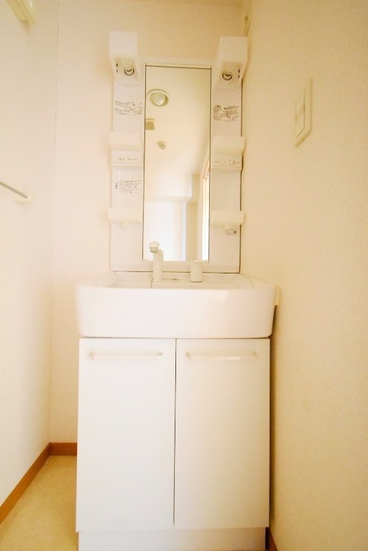 ��ʌ��������܎s�k��{�����R���ڂ̃}���V�����̐��ʏ�