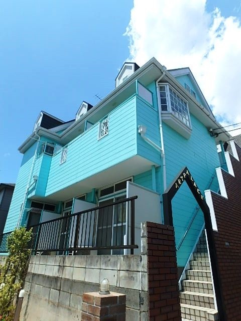 ��ʌ���z�s��ג��̃A�p�[�g�̌����O��