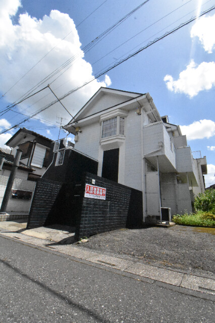 ��ʌ�����s�厚�����̃A�p�[�g�̌����O��