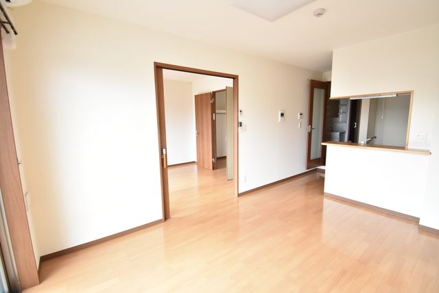 ��ʌ��������܎s��{��O���R���ڂ̃}���V�����̋��ԁE���r���O