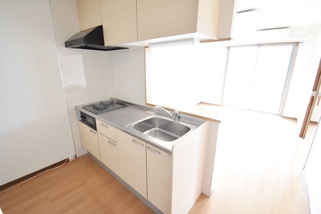 ��ʌ��������܎s��{��O���R���ڂ̃}���V�����̃L�b�`��