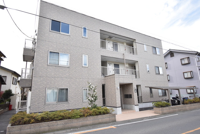 ��ʌ��������܎s��{��O���R����129-1�̃}���V�����̌����O��