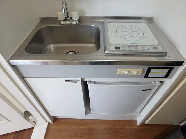 ��ʌ���z�s��ג��̃A�p�[�g�̃L�b�`��