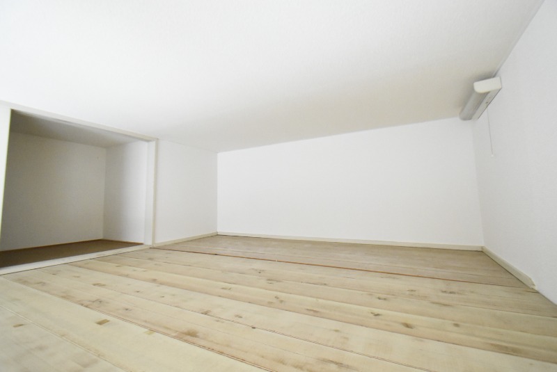 ��ʌ�����s�厚�����̃A�p�[�g�̂��̑������E�X�y�[�X