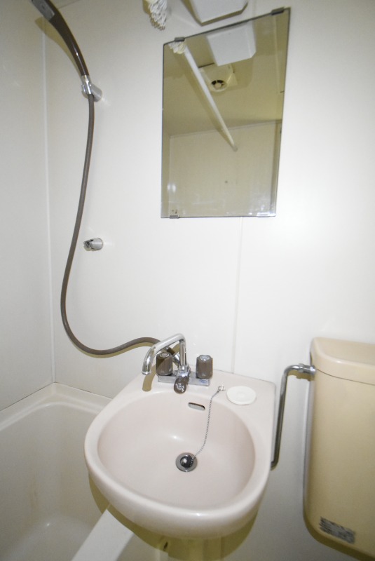 ��ʌ�����s�厚�����̃A�p�[�g�̐��ʏ�