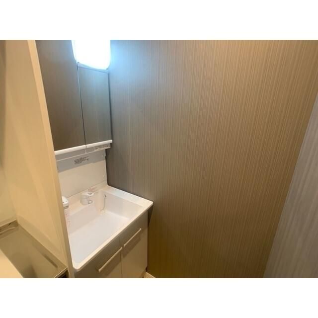 ��ʌ��������܎s�k�擌�听���P���ڂ̃A�p�[�g�̐��ʏ�