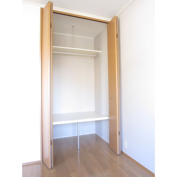 ��ʌ�����s�厚���̃A�p�[�g�̎��[