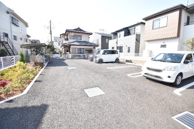 ��ʌ��������܎s����厚�_�c�̃A�p�[�g�̒��ԏ�