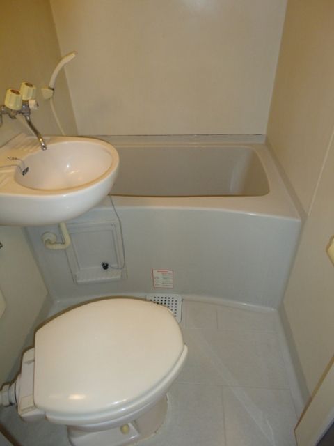 ��ʌ��������܎s������x�蒬�̃A�p�[�g�̃o�X