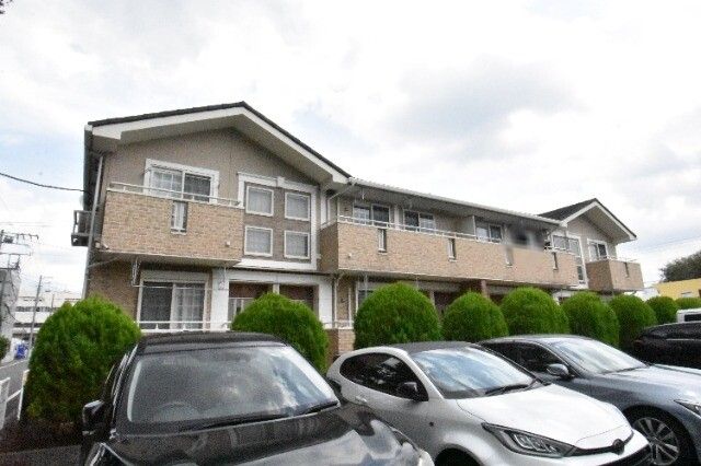 ��ʌ��������܎s�k��g�쒬�Q����261-6�̃A�p�[�g�̌����O��