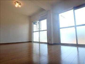 ��ʌ��������܎s����厚����{���̃}���V�����̋��ԁE���r���O