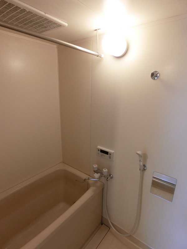 ��ʌ�����s��ԑ�R���ڂ̃A�p�[�g�̃o�X