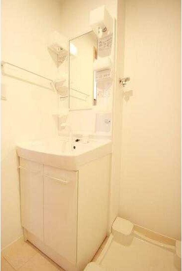 ��ʌ��z�J�s��z�J�S���ڂ̃A�p�[�g�̐��ʏ�