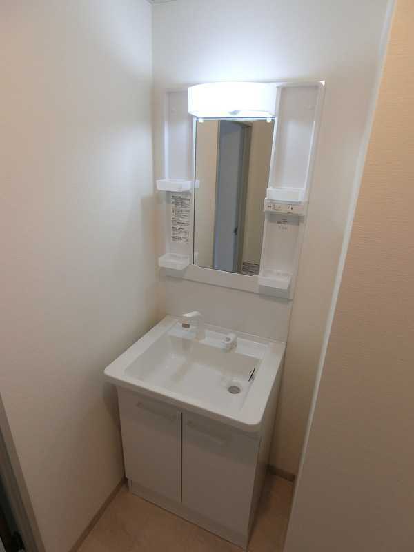 ��ʌ�����s��ԑ�R���ڂ̃A�p�[�g�̐��ʏ�