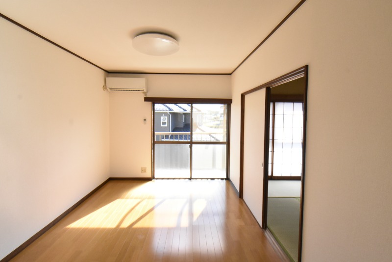 ��ʌ�����s�厚���V��̃A�p�[�g�̋��ԁE���r���O