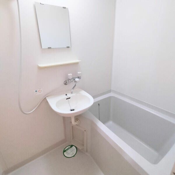 ��ʌ��t�����s�����P���ڂ̃A�p�[�g�̃o�X